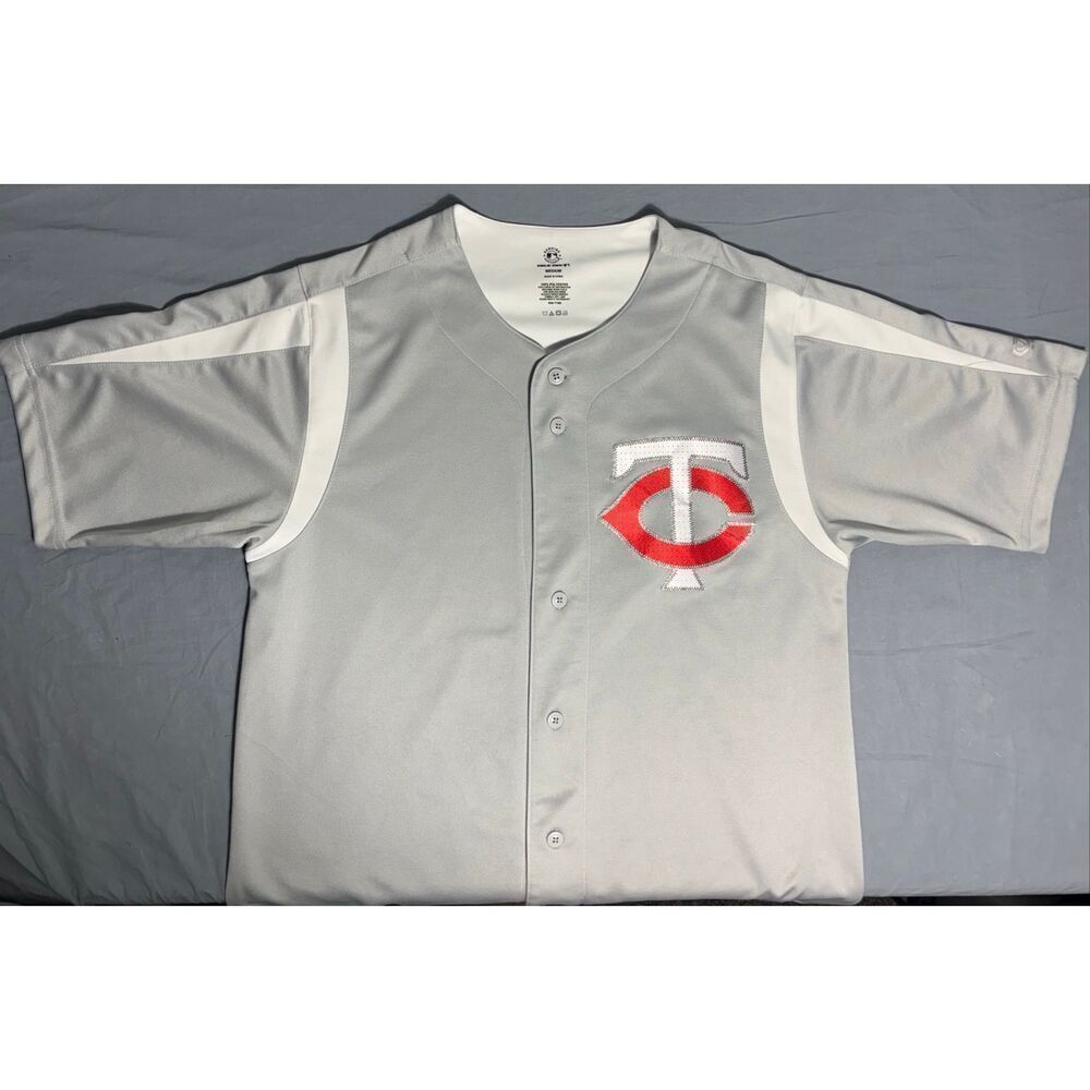 True Fan Minnesota Twins Jersey Adult Size Medium Gray MLB